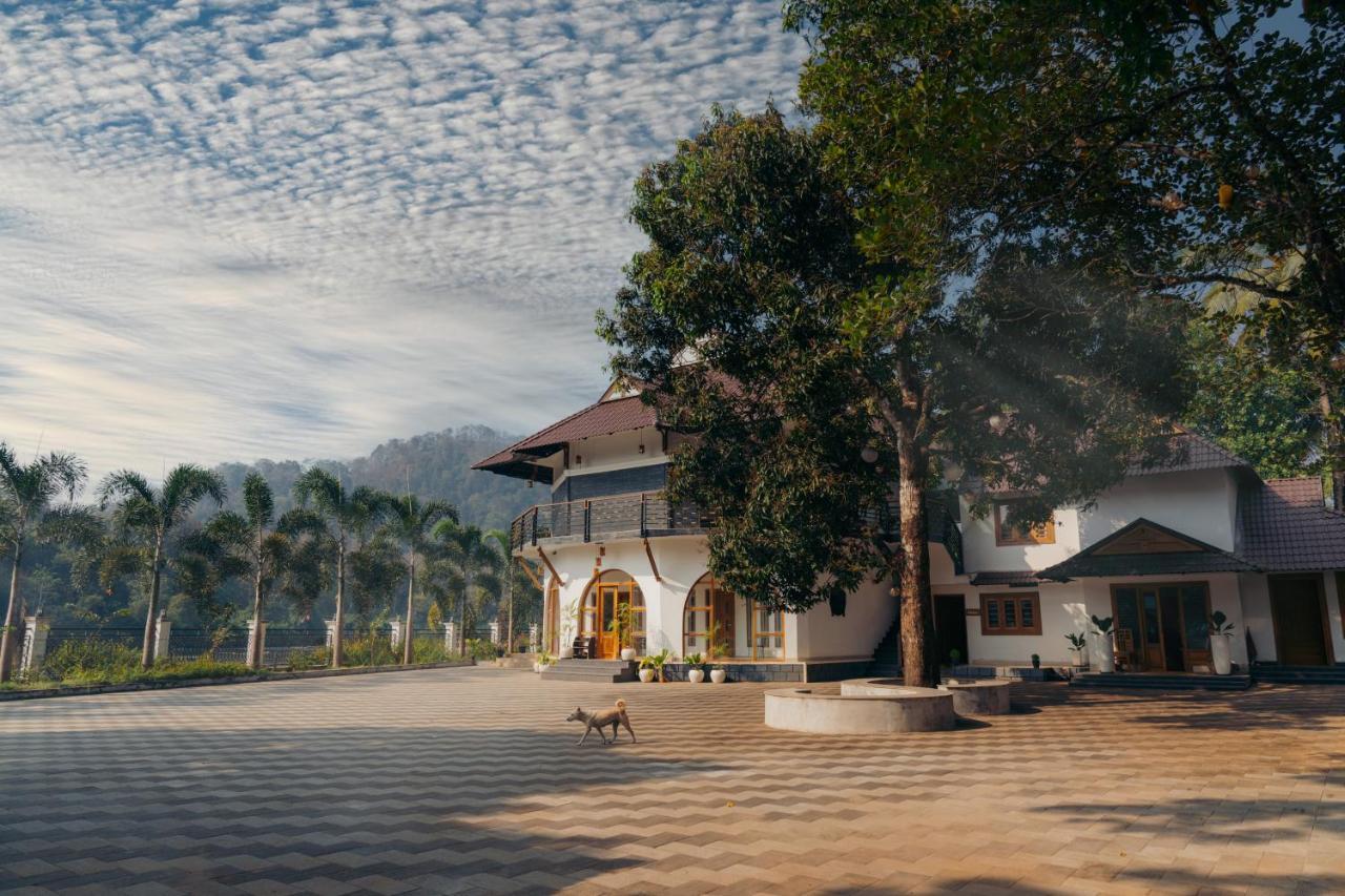La Cascade Resort Athirappilly Exterior foto