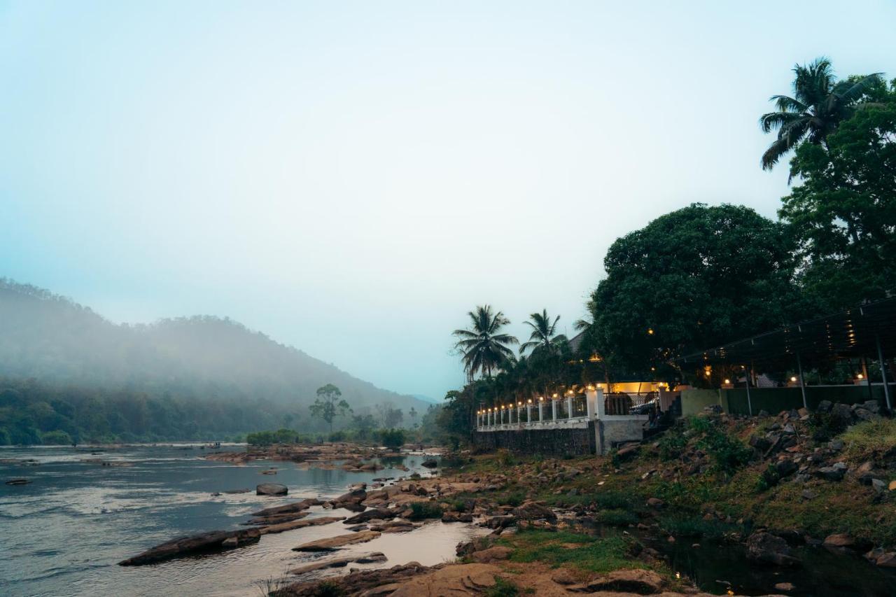 La Cascade Resort Athirappilly Exterior foto